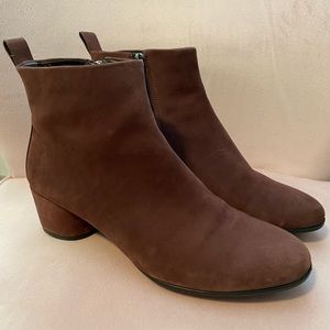 Ecco zip up booties in suede leather